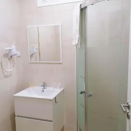 Dom wakacyjny Silver Seahorse Garden Retreat Ii *